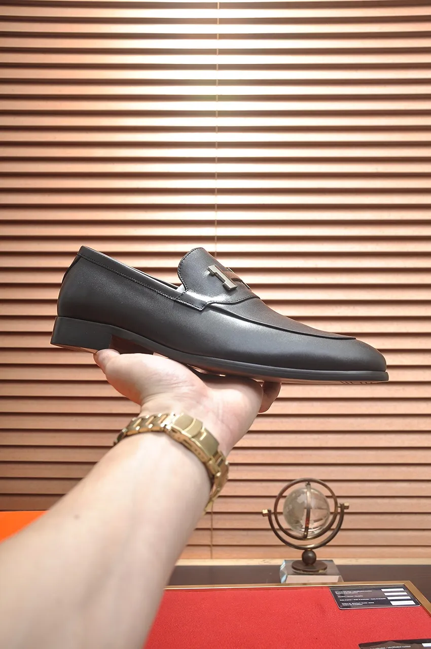 Men's shoes 💰500💶[HERMES] (cowhide lining)🍀Italian top luxury🍀He does not pursue novel styles and gorgeous colors, but attracts the favor of successful men with his flawless, elegant and classic style! This very, very comfortable, simple and stable style makes it easy to match any style! The pattern is absolutely 1:1 refined from the original case, and we strive for excellence in materials, imported cowhide + cowhide lining💪💪💪extraordinary texture👍! .Black brown code number: 38 to 45 (45 customized)